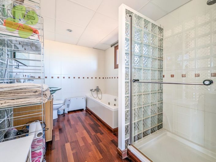 Image No.26-5 Bed Villa for sale