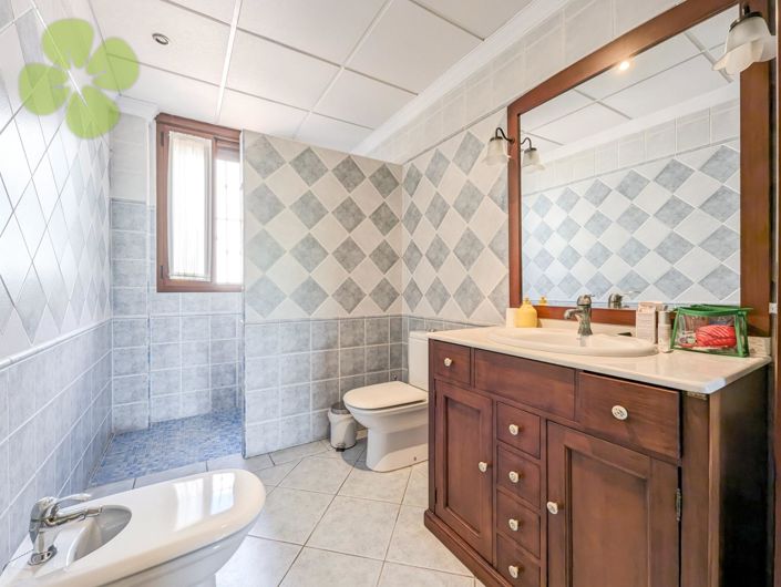 Image No.12-4 Bed Villa for sale