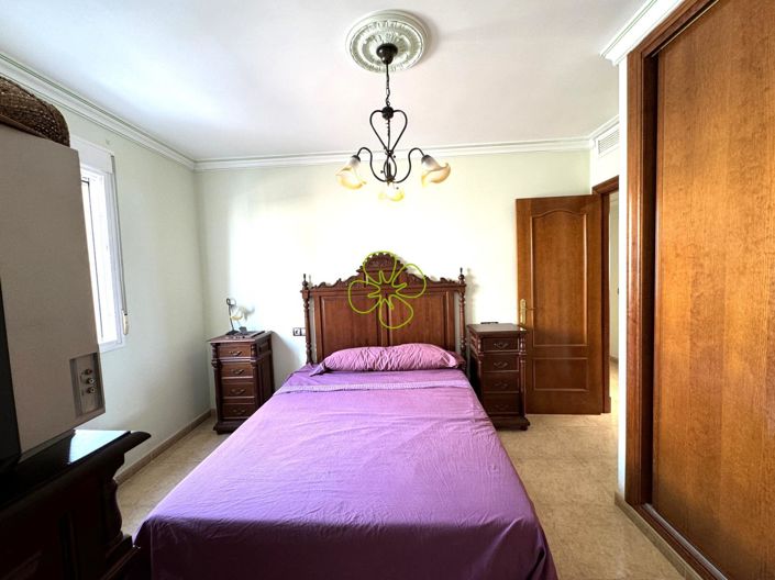 Image No.10-3 Bed Flat for sale