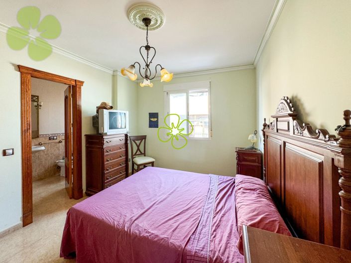 Image No.11-3 Bed Flat for sale