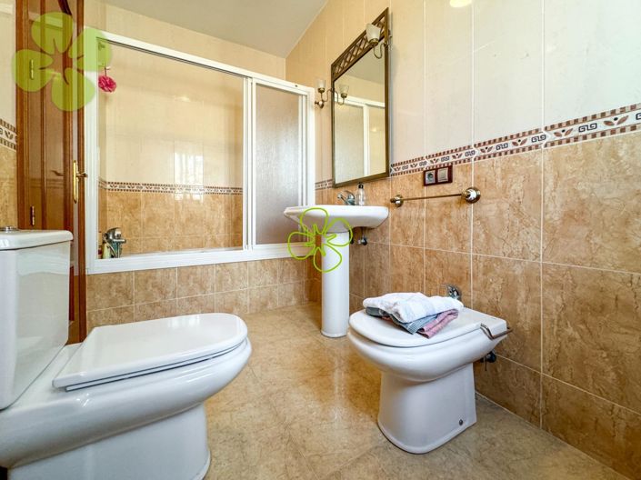 Image No.12-3 Bed Flat for sale