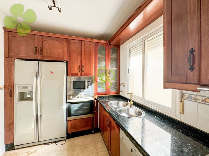 Image No.20-3 Bed Flat for sale