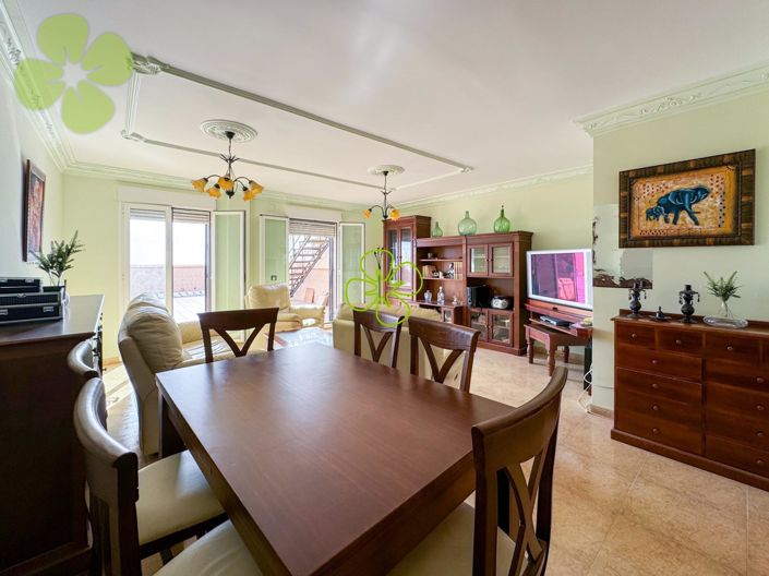 Image No.8-3 Bed Flat for sale