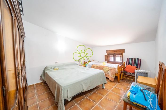 Image No.20-4 Bed Cortijo for sale