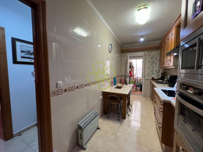 Image No.10-3 Bed Flat for sale