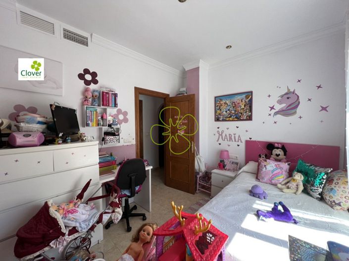 Image No.11-3 Bed Flat for sale