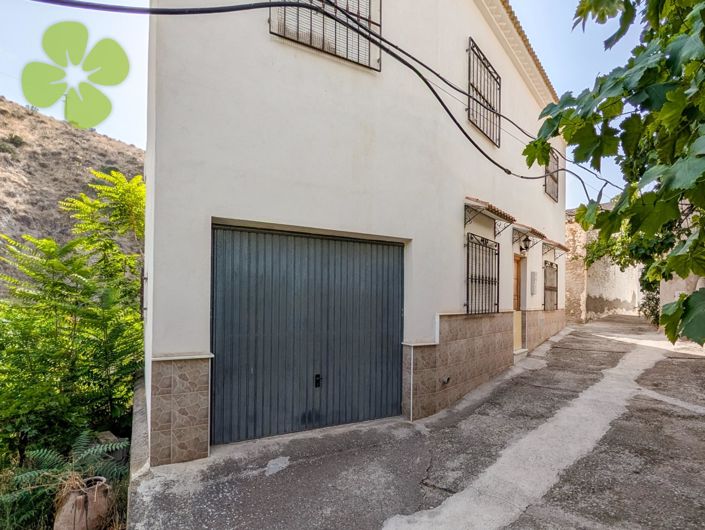 Image No.19-3 Bed Village House for sale