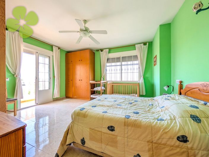 Image No.12-3 Bed Villa for sale