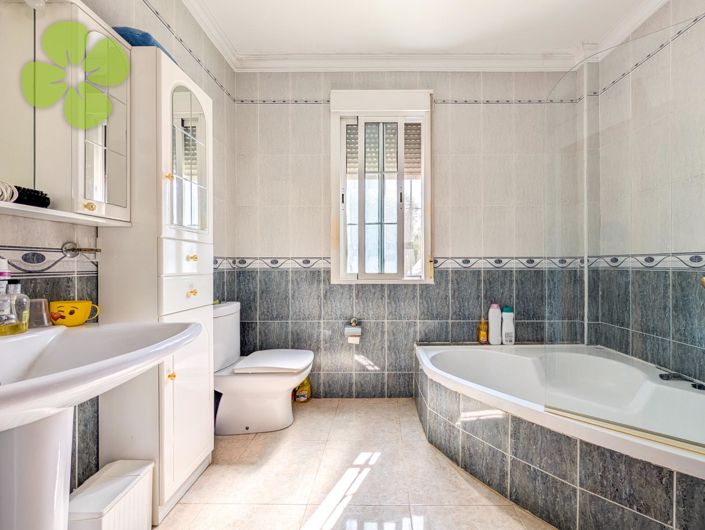 Image No.8-3 Bed Villa for sale