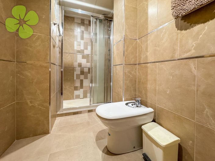 Image No.14-4 Bed Flat for sale