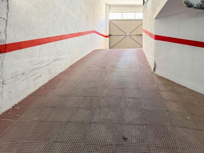 Image No.22-4 Bed Flat for sale