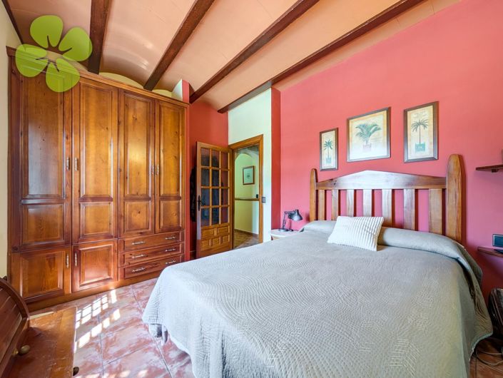 Image No.10-5 Bed Villa for sale