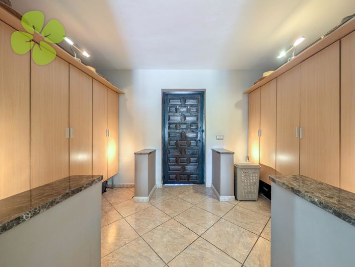 Image No.11-4 Bed Villa for sale