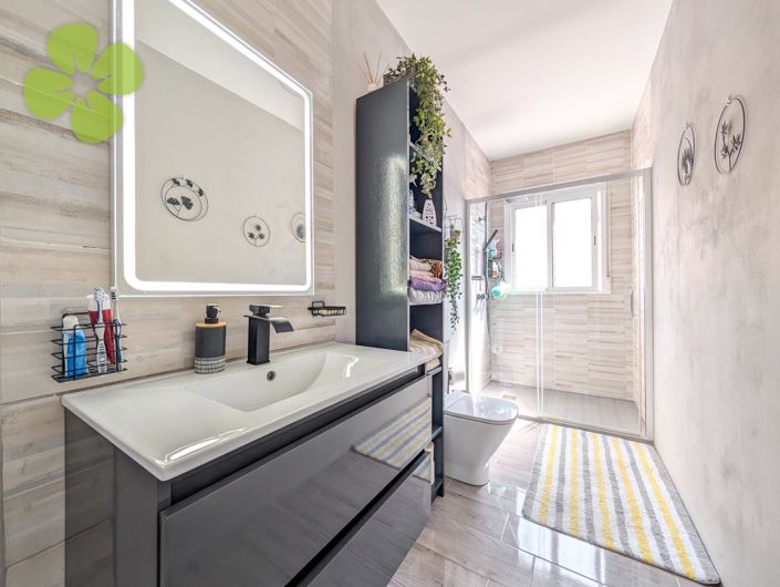 Image No.12-2 Bed Villa for sale