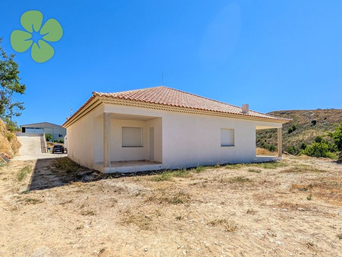 Image No.2-4 Bed Villa for sale