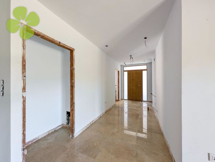 Image No.4-4 Bed Villa for sale