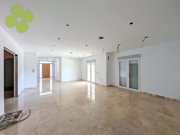 Image No.5-4 Bed Villa for sale