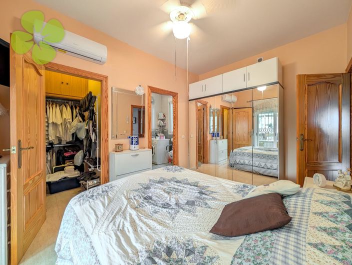 Image No.12-3 Bed Villa for sale