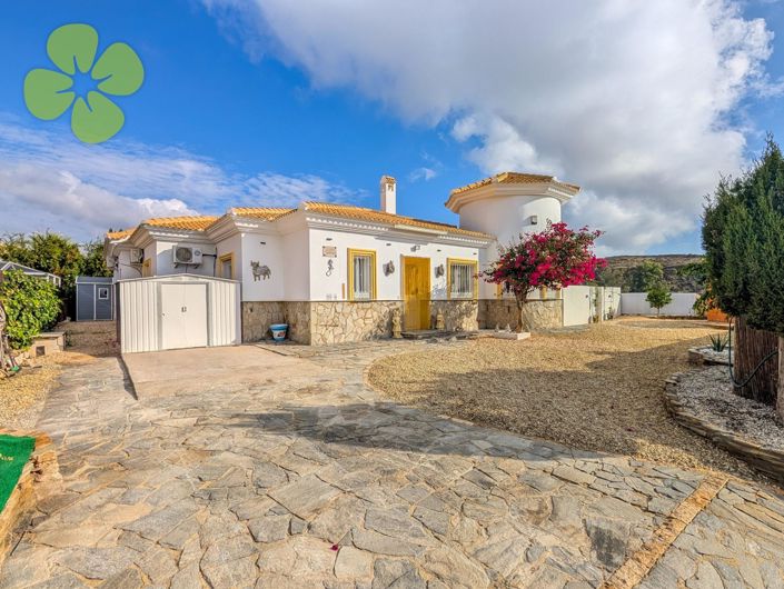 Image No.3-3 Bed Villa for sale