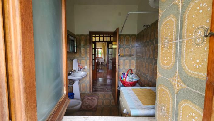 Image No.20-5 Bed Farmhouse for sale