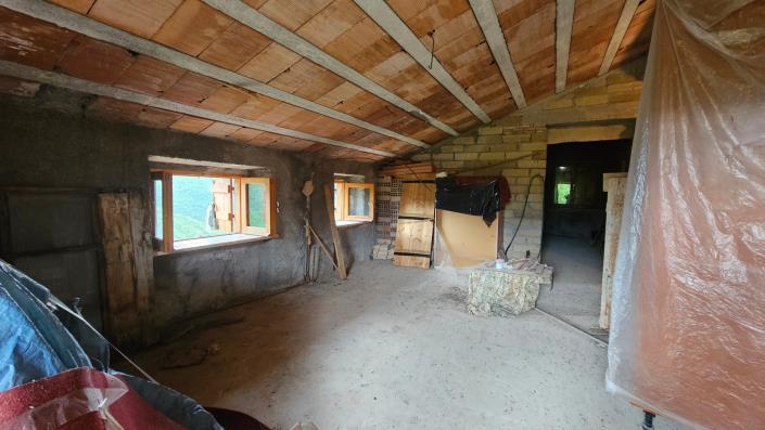 Image No.30-5 Bed Farmhouse for sale