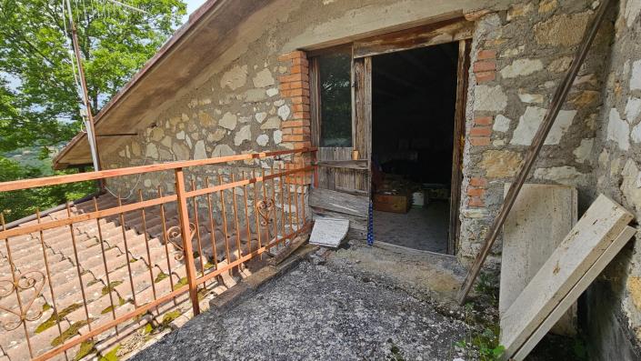 Image No.27-5 Bed Farmhouse for sale