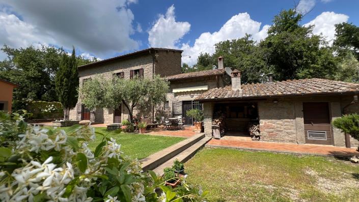 Image No.26-4 Bed Farmhouse for sale