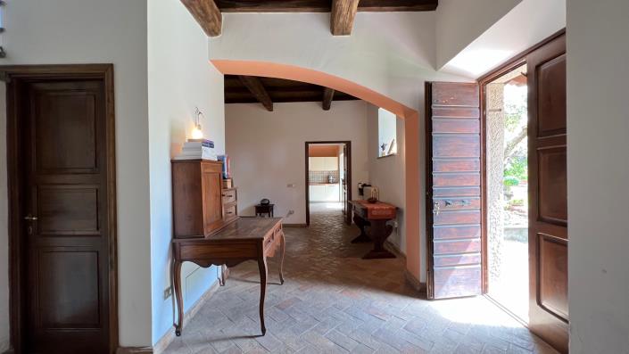 Image No.13-4 Bed Farmhouse for sale