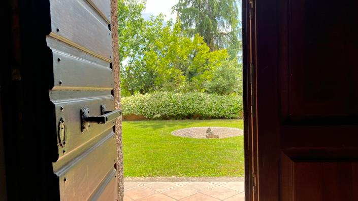 Image No.28-4 Bed Farmhouse for sale