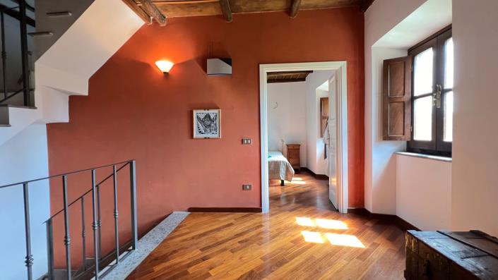 Image No.12-4 Bed Farmhouse for sale