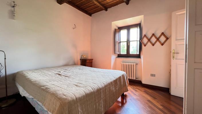 Image No.29-4 Bed Farmhouse for sale