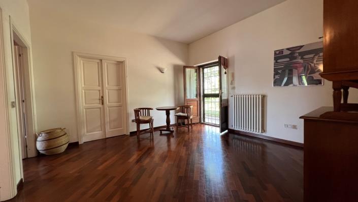 Image No.30-4 Bed Farmhouse for sale