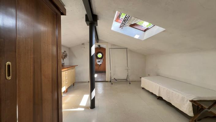 Image No.39-4 Bed Farmhouse for sale