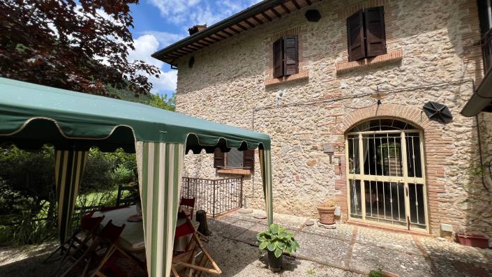 Image No.17-3 Bed Farmhouse for sale