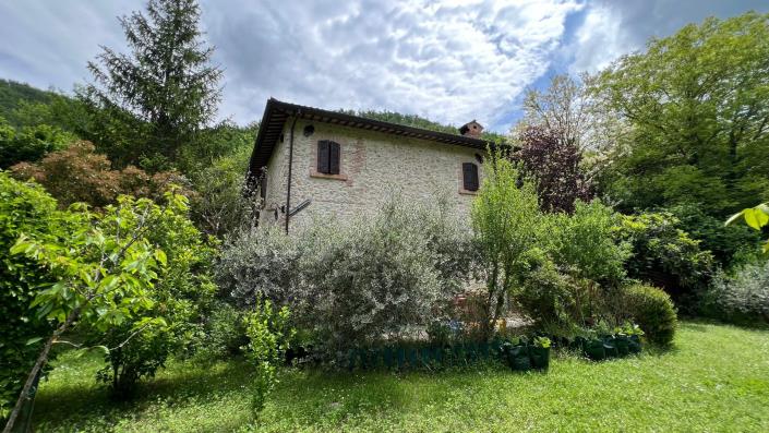 Image No.20-3 Bed Farmhouse for sale