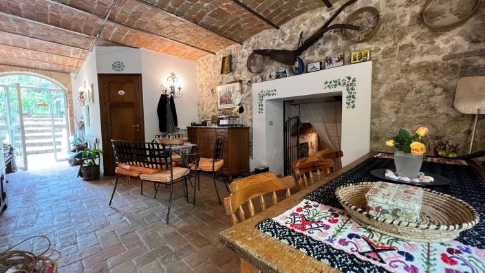 Image No.9-3 Bed Farmhouse for sale