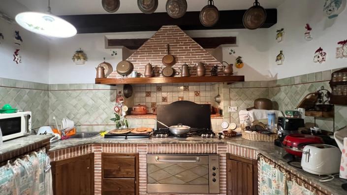 Image No.2-3 Bed Farmhouse for sale