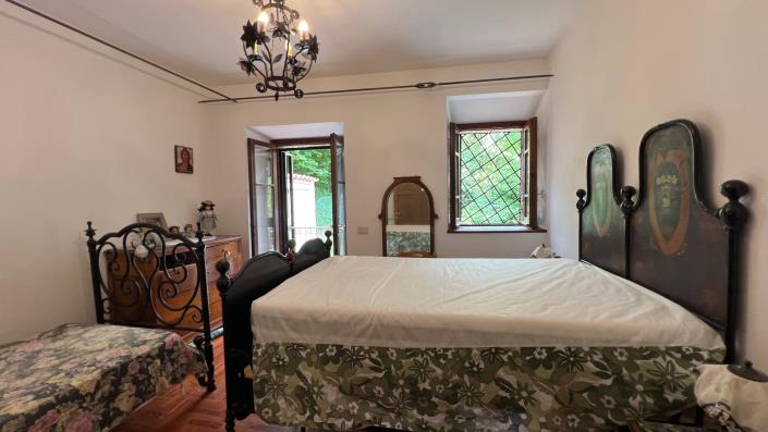 Image No.29-3 Bed Farmhouse for sale