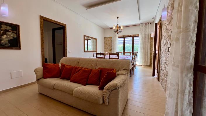 Image No.12-6 Bed House for sale