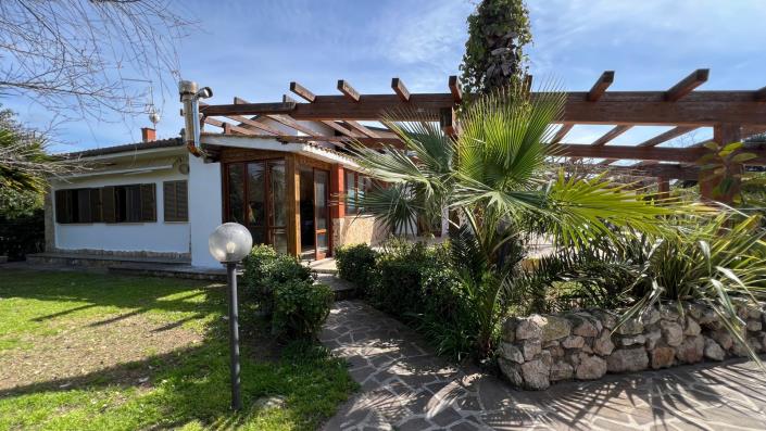 Image No.5-6 Bed House for sale