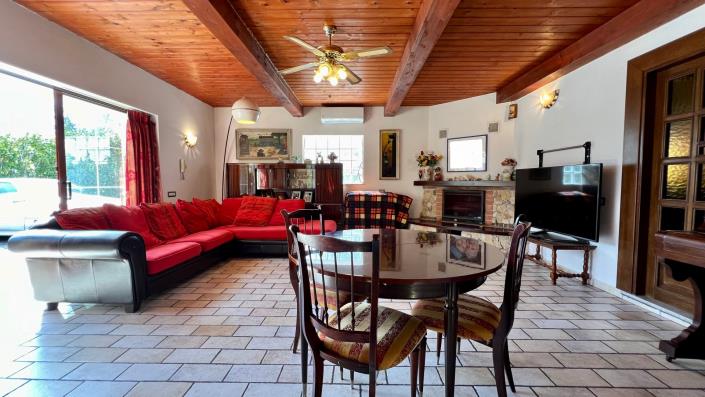 Image No.21-6 Bed House for sale