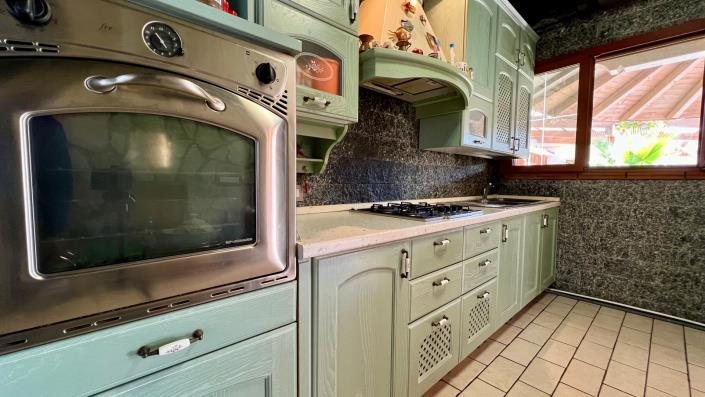 Image No.23-6 Bed House for sale