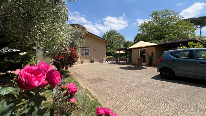 Image No.14-4 Bed Village House for sale