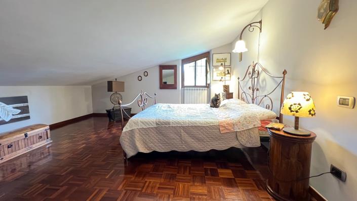 Image No.21-4 Bed Village House for sale