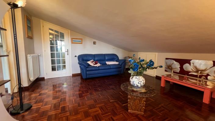 Image No.23-4 Bed Village House for sale