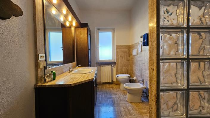 Image No.16-5 Bed Villa for sale