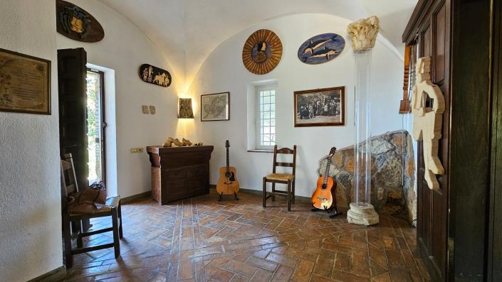 Image No.3-5 Bed Villa for sale