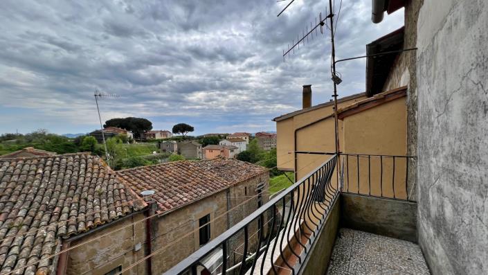 Image No.5-3 Bed Village House for sale