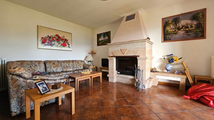 Image No.6-3 Bed Country House for sale