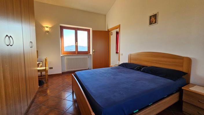 Image No.11-3 Bed Country House for sale